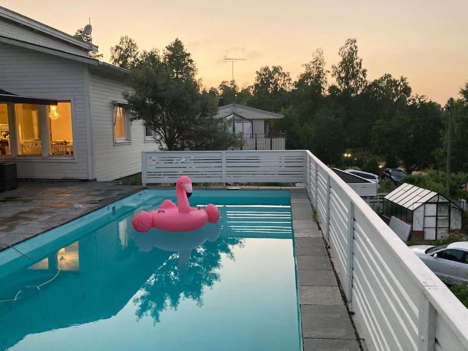 Villa Med Pool Och Bara 600M Till Havet! Труса Екстер'єр фото